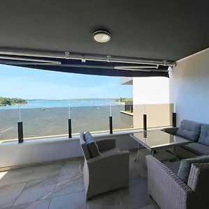 https://apartment-jasmin-medulin.in-istria.net